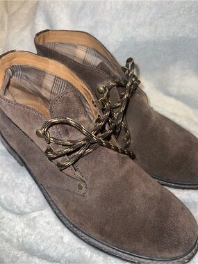 Fossil men’s brown suede desert chukka boots size 10